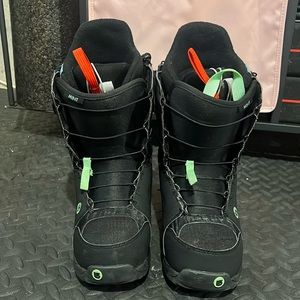 Women’s Burton Mint Snowboard Boots size 6.5